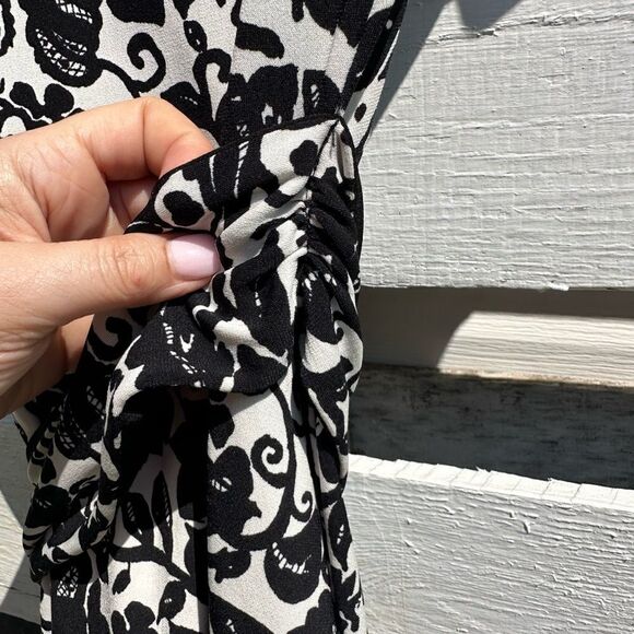 Donna Morgan Faux Wrap Dress - Picture 4 of 7